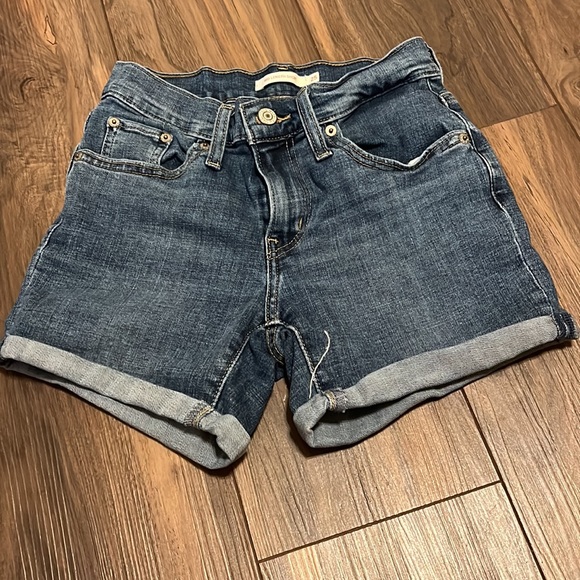 Levi Mid Length Shorts - Picture 2 of 4